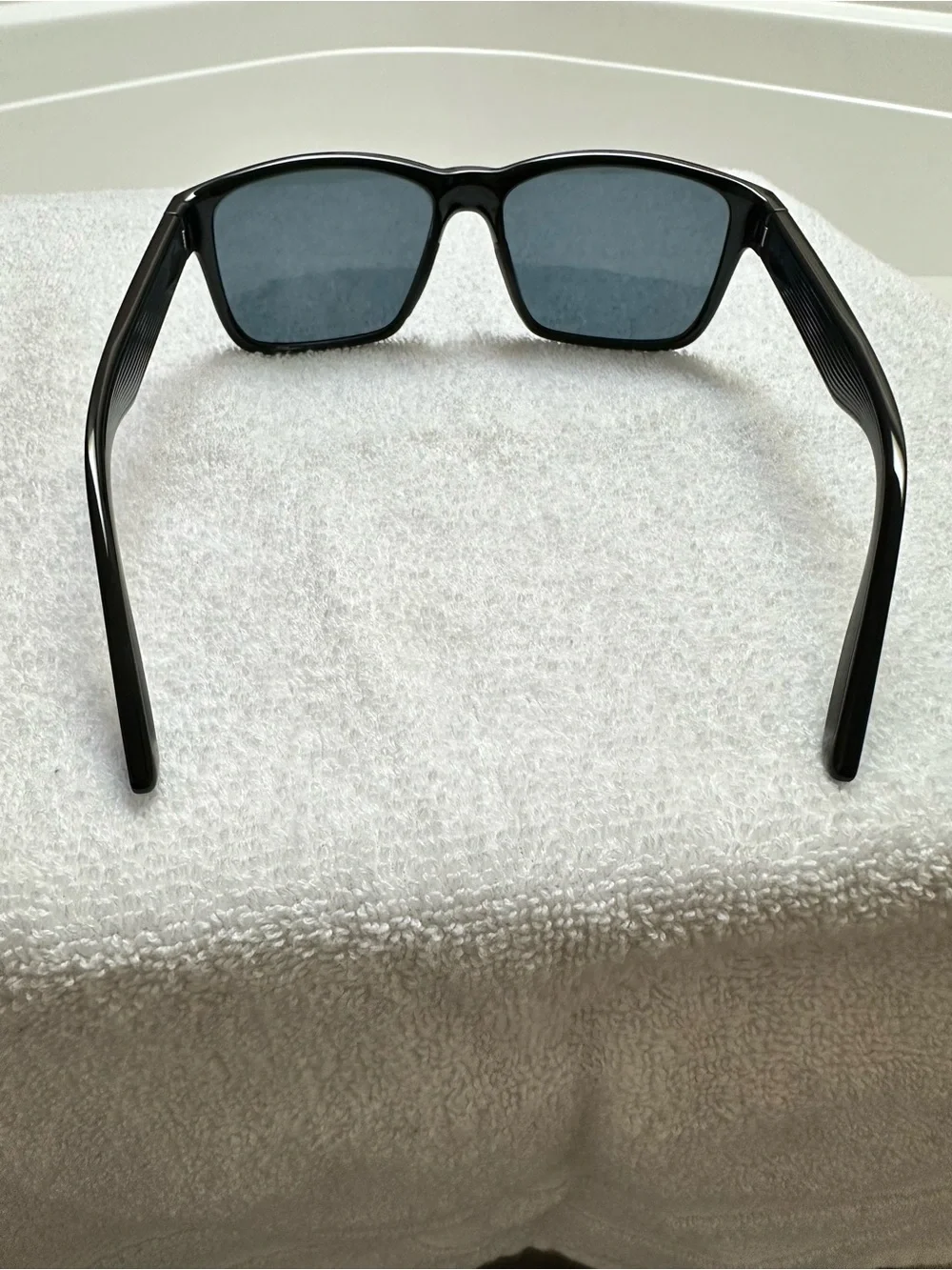 Costa Del Mar Paunch 580P Black Frame Sunglasses with Blue Lenses